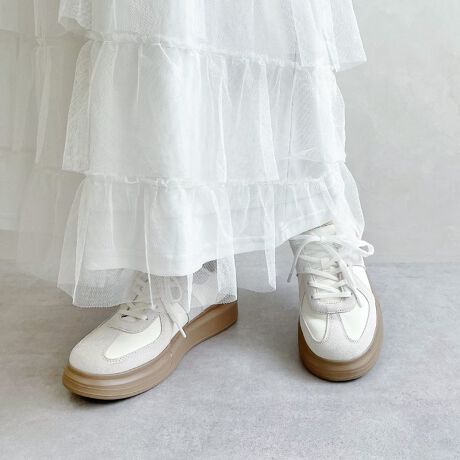 ghp̃W[}fUCՂƂ\[Ɗ|킹`VNȃXj[J[͎邾ŏ{ȃR[fBl[gɁBꌩJWAȃfUCȂۂܐS̓IɃRƂ`킢炵Aܐ敔̖{vXG[h̕_炩ȕ͋CɂĂBx[WƂ̃oCJ[̑gݍ킹u₩ȃu[ڃJ[BTvɂĎBeĂ܂̂ŁA~FASFAn̐F̎dlɕύXꍇ܂B炩߂B[^:OT3763]