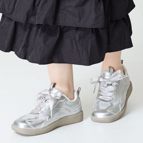 ߂ȍőɃtBbgXj[J[BAbp[Ŝɑ_Ƀ^bN̐ؑփfUC{ghڂ̃Xj[J[Bx[XbVfނɂ邱ƂŒʋCǂA\[߂ŃRpNgȂ̂IŌڂy₩ȑoBV[[X̓Te{ɂăK[[vXAXNGAgDJWAtF~j܂ŕL􂵂ĂBTvɂĎBeĂ܂̂ŁA~FASFAn̐F̎dlɕύXꍇ܂B炩߂B[^:OT3764]