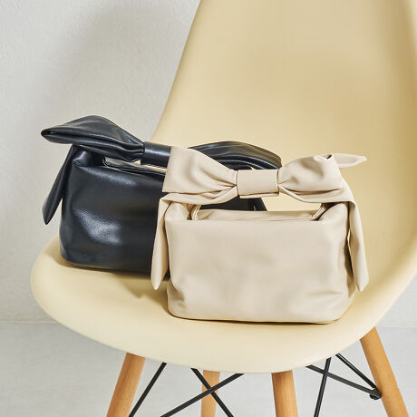 ̃{݊Q̃nhobÓA{̂Ƀ}bgȍfނgp邱ƂŊÂȂ肷lۂƂłAJWAȃR[f烌fBȃR[f܂ŕL}b`BԌɂ̓}OlbgtĂAgȂ̂ňSĎ^тoBɂ500ml̃ybg{gg̗ǂTCY͓IBTvɂĎBeĂ܂̂ŁA~FASFAn̐F̎dlɕύXꍇ܂B炩߂B[^:BA-246]