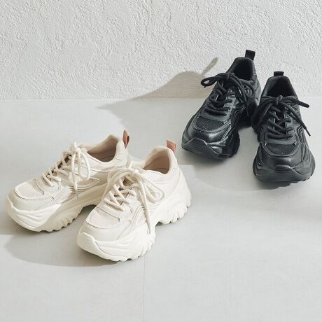 lCp̃{[Ղ̌Xj[J[́Aׂ₩ȃD荞񂾃Abp[fUCɂ邱ƂŏiȈۂɁBX|[eB[ɂȂ肷Ȃg[J[Ȃ̂ŃtF~jR[fɂ킹₷AXJ[g⃏s[X͂A~j{gƍ킹ċrʂ҂ł̂B肰ȂPɌy₩^ĂBTvɂĎBeĂ܂̂ŁA~FASFAn̐F̎dlɕύXꍇ܂B炩߂B[^:OT3758]