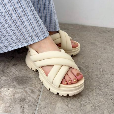 pfbg̃Xgbvłӂӂ̑肪͂̃T_́ANX̃fUCōb艟tBbĝ1BXgbv͐Lk̂Xgb`fނȂ̂Ń^b`ŗ֗ȎdlB悢݂̃\[͌ڈȏɌyʂŕs̃XgXt[́Bx[VbNJ[ŎdグAǂȃR[fɂޗDGACeBTvɂĎBeĂ܂̂ŁA~FASFAn̐F̎dlɕύXꍇ܂B炩߂B[^:51201]