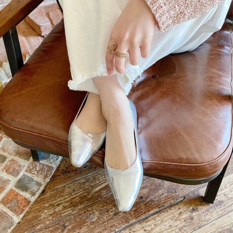 VvȂq[̃^bNCAbp[̃JbgfUC|Cg̃pvXBC\[ɓꂽNbVtbgq[œgɂrWlXV[ɂ劈ȃACeBאg̃gDYȃVGbgɎdグAV[vɌ̂|CgBx[VbNJ[̓X}[gȂ珗炵y߂ĕLȂBTvɂĎBeĂ܂̂ŁA~FASFAn̐F̎dlɕύXꍇ܂B炩߂BySTAFF RgzSTAFF@W񕁒ĩTCYF23.0cm/MTCYpTCYF36(23.0cm)TCYzF҂RgFfł傤ǂ悩łAEȂ̂Œ~Œ܂BSTAFF@H񕁒ĩTCYF24.5cm/LTCYpTCYF39(24.5cm)TCYzF҂RgFŏܐ悪Ȋ܂A߂ΖȂłBNbV_炩ĕ₷łBSTAFF@N񕁒ĩTCYF25.5cm/LLTCYpTCYF41(25.5cm)TCYzF҂RgFf҂Ȃ̂œނ܂ł̓\bNXȂǂ킹悤Ǝv܂B[^:55102]