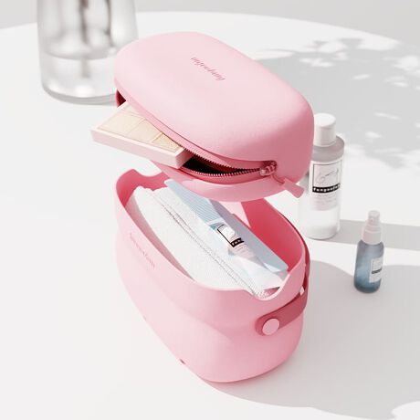 t@Xi[|[`Ƃ|[`̂Qgݍ킳2in1fUCB㕔̃t@Xi[|[`ɂ̓CNACeXLPAACe[łAOĒP̂łgpł̂Ŏ^їpƂĂg₷B̂|[`͒ɕ̒ʋCE{ƂŁAʏ₨CȂǂŎgpĂ܂ɂAʋCǂ̂ŃVv[Ȃǂ̃oXACef^PAObYȂǂ[̂ɂ҂BEVAfނgpĂ̂ŖhƖhɗDĂAꂪyɂł̂B|[`m͏d˂Ĉ̌^ɂȂ̂Ŏ^т₷AfC[g痷s܂ŕLs܂ŕL􂷂邱ƊԈႢȂBWEB̏iƂȂ܂[^:G-0014]sWhat's fungoofun(t@O[t@)?tfungoofun̓hCc̃bhhbgfUC܂iF DESIGN AWARD܂fUCi[`[ɂčꂽuhłBɗDƎEVAfނgTXeiuňۓIȃfUC̃obO|[`͐E璍ڂW߂Ă܂BTvɂĎBeĂ܂̂ŁA~FASFAn̐F̎dlɕύXꍇ܂B炩߂B