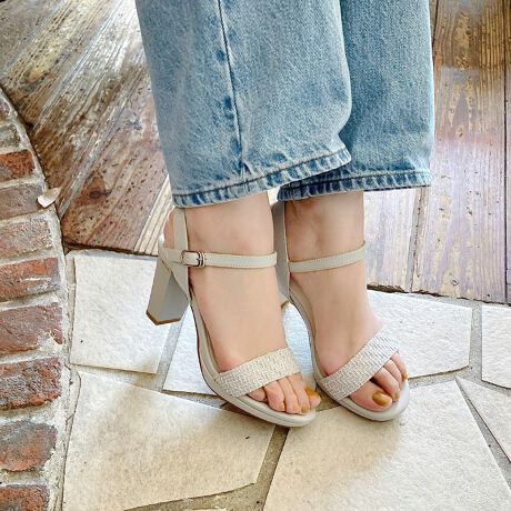 8.5cm̃q[ɑÕXg[tŃX^CAbvACéAɃ^bNC{ăGKgȈۂɁB߃q[ł芴ؚȃXgbvőŒ肵Ă̂ŕ₷B}bgȎ̃ubNAN[ȃzCĝقAO[̓cC[hfނŃjAXAl͋̕CYJ[OBTvɂĎBeĂ܂̂ŁA~FASFAn̐F̎dlɕύXꍇ܂B炩߂B[^:51208]