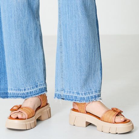 i`ȃtBAfނ̃xgɁÃgbN\[gݍ킹ɂ͂ȂVNȃT_BfނƃntobNAbp[ƓFɂA{[~[Ȍx[Wɂ邱ƂŃR[fBl[gɓ݂₷͋CɁBxg̓}WbNe[vdlŒEyȏɁAtBbĝ闚SnBTvɂĎBeĂ܂̂ŁA~FASFAn̐F̎dlɕύXꍇ܂B炩߂B[^:51214]