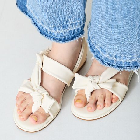 AVg[ɔzuxgŗłȂꊴ̂łgOT_́A{񂾂悤ȃfUClACeBܖD̐@pAbp[́AXgb`X[Xfނɂ邱Ƃő肪DtBbgBxgɂ͉BSdł̂Ń^b`ł̒E\Btɗtbg^CvŉĂ̂oɂ҂BTvɂĎBeĂ܂̂ŁA~FASFAn̐F̎dlɕύXꍇ܂B炩߂B[^:51215]