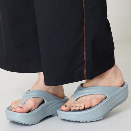 fC[gɂ҂̃gOT_\[œoBłAܐ悪ŕ₷L[vBe͂̂fފŌŷɉAԂ̕syɊ̂Ŕɂ̂|CgB̂ȂVvȃfUCɁALxȃJ[oG[VŉĂ̂oɏd󂷂ACeB݌vܐɗ]ToA߂̃fUCƂȂĂ܂B@EcEb܂߂đS̓IɃn[tTCY傫߂̍ƂȂĂ܂B\[̈󎚂قȂ܂B@3622.5A3723.5A3924.5A4025.5TvɂĎBeĂ܂̂ŁA~FASFAn̐F̎dlɕύXꍇ܂B炩߂BsX^btpRgtM[F^b̍Fӂ^GWvg^n[ĩTCYF23.5][pTCYF23.5^p󋵁FfŒp^TCYF傫]\[͈]T邭炢OOFOS24.0cm𗚂Ă܂A炢̑傫łBb͂傫߂łBH.M[FL^b̍F^GWvg^n[ĩTCYF23.5/ACeɂĂLi24.0cmj𒅗p邱Ƃ܂B][pTCYF23.5^p󋵁FfŒp^TCYF҂]傫߂̍ɂȂĂ܂24.0cm23.5cmȂ̂ŕĩTCYł傤ǗǂłIi23.0cmA24.0cmȂǂ̃WXgTCY̓̕TCŶ߂łIuhEîCɓo^̂߁ViēׂȂǂ̏󂯎邱Ƃł܂̂ŁAЂo^BɂȓT邩܂[^:OT3226]Jo[T_/gOT_/{[\[//r[`r[T/IG^gtBbN/Ig