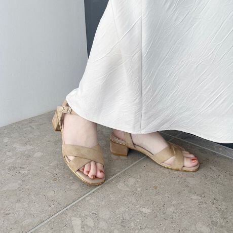 IG^gtBbNlCT_XgbṽNXfUCאgɌĂjAX̂T_B肵߂̃q[ŁA₷QB_炩XG[hfނgpAJWAɂtF~jɂL킹₷fUCB肰Ȃ|CgɂȂ郁^bNCJ[WJN₩ŃX^CÕANZgɂȂ郌bhAx[WAu[AubN̍킹₷WJBTvɂĎBeĂ܂̂ŁA~FASFAn̐F̎dlɕύXꍇ܂B炩߂B[^:55201]