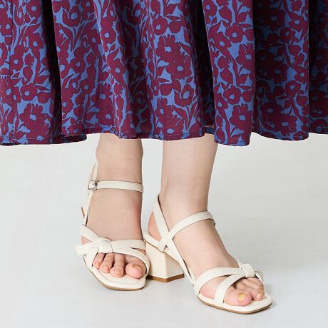 ؚȃXgbvfUC̃T_́A炵dグĂB6.5cm̃q[ŃX^CAbvtAɂȂ`ŐڒnʂL芴̂SnɁBGȕ҂ݕ̃{͈ȂfUCŃR[fɂȂꊴoĂAg₷x[VbNJ[fC[g₷AXJ[g⃏s[XȂǂƍ킹ĂƂƂtF~jȃX^CyŁBTvɂĎBeĂ܂̂ŁA~FASFAn̐F̎dlɕύXꍇ܂B炩߂B[^:51217]