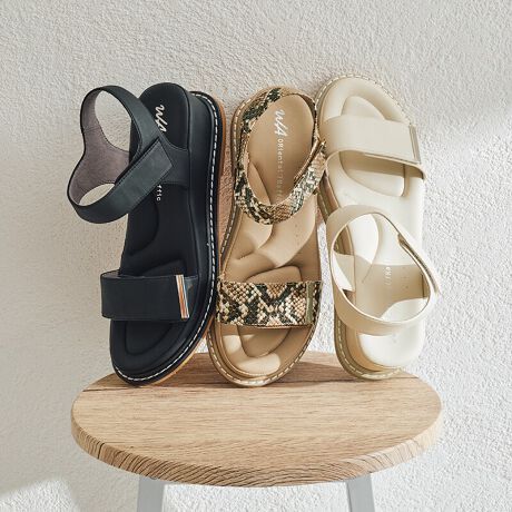 uԑɊƂNbVꂽC\[ŗSnɂƂƂ񂱂ACeBȂ݂̗ǂfނq[܂ŊƂłJWAȎdオɁB፷̏ȂEGbW\[ŔɂA߃xgz[hĂBLX^CɃ}b`郏xgfUĆA}WbNe[vȂ̂Œ߂₷͓̂IB37i23.5jTCY̕Б̏d@260ySTAFF RgzSTAFF@D񕁒ĩTCYF22.5cm/STCYpTCYFS(22-22.5cm)TCYzF҂RgFSővłB~̃NbV肵ĂėSnQłBSTAFF@I񕁒ĩTCYF23.5cm/MTCYpTCYFM(23-23.5cm)TCYzF҂RgFMTCYł҂łBC\[̂ƂėSnǂłB}WbNe[vŒEyłBSTAFF@H񕁒ĩTCYF24.5cm/LTCYpTCYFL(24-24.5cm)TCYzF҂RgFkTCYł҂łB~_炩ĕ₷łBTvɂĎBeĂ܂̂ŁA~FASFAn̐F̎dlɕύXꍇ܂B炩߂B[^:52205]