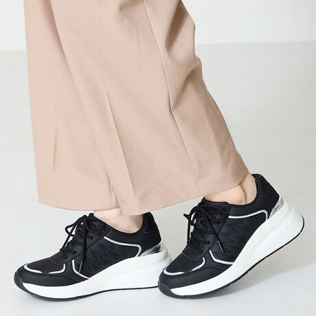 Vo[̃^bNCŃANZgNX̂Xj[J[́ATChɃLeBOfUC̃p[cgݍ킹lۂdグ1Bi`ɐ悢Ńq[Abv\[́AzCgɂ邱ƂŌyo_炩ȈۂɁB^Lbv{AƂ׌VGbgłꂢ߂ȃX^COɂ͂܂ACeBTvɂĎBeĂ܂̂ŁA~FASFAn̐F̎dlɕύXꍇ܂B炩߂B[^:OT3766]