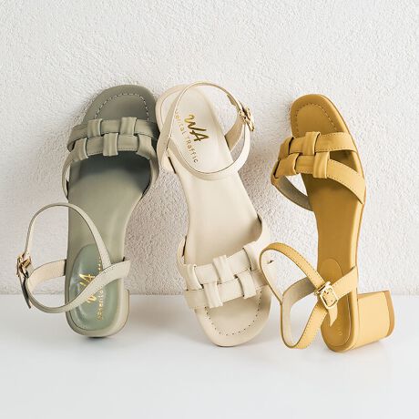 Gɕ҂ݍ܂ꂽ̊̂xgfUC|Cg̃T_́AɎ邾łxAbvB\tgȑ̑fނgp邱ƂŁAmXgXȗSnBxg͍אgɂ邱ƂŃAbp[Ƃ̃oXƂA炵IBR[fBl[gɓ݂₷i`J[ɁA₷~hq[ŃfC[g1B37i23.5jTCY̕Б̏d@195ySTAFF RgzSTAFF@D񕁒ĩTCYF22.5cm/STCYpTCYFS(22-22.5cm)TCYzF傫RgFSƒ傫ASSł҂łBNbV_炩AԂ̂oɂ߂łBSTAFF@I񕁒ĩTCYF23.5cm/MTCYpTCYFM(23-23.5cm)TCYzF҂RgFMTCYő͂҂łAS̓IɂƂ肪܂BC\[_炩ėSnǂłBTvɂĎBeĂ܂̂ŁA~FASFAn̐F̎dlɕύXꍇ܂B炩߂B[^:52203]