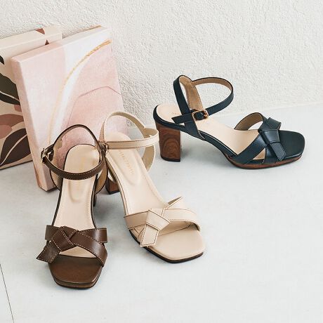 lC̃{fUC̓AVg[ɂ邱ƂőlۂvXAxgɂ̓Xeb`{ƂŔ̂fUCɂ܂Ƃ߂1B߂̃q[ł1.2cm̃Xg[Ă̂őւ̕SȂAfC[gɂ҂Bq[̓Ebh̃fUCȂ̂Œ悢tJWAh̕ł₷AJ[WJ́BTvɂĎBeĂ܂̂ŁA~FASFAn̐F̎dlɕύXꍇ܂B炩߂B[^:51225]