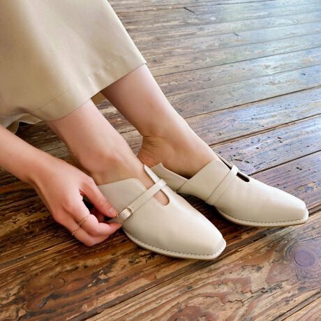 ׂ߂̃xgɃtg̃JbgfUCiȃ[q[pvXBC\[NbVƕ₷2cm̒߃q[Ȃ̂ŒʋΗpɂ߁B͓Ńou[VƂĂ2WAY^Cvőfގ̂_炩̂őւ̕SȂ̂͂̈Bx[VbNȃJ[WJĩX^COɎ₷\1BTvɂĎBeĂ܂̂ŁA~FASFAn̐F̎dlɕύXꍇ܂B炩߂B[^:55104]