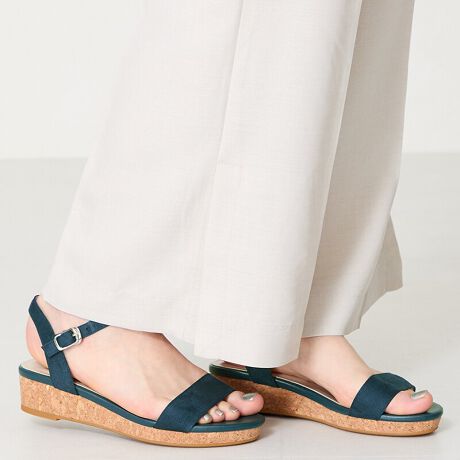 ۂ݂̂VGbgƃx[VbNȃXgbvfUClۂoĂT_Big₷ubNƃVo[ׂ͍A[݂̂lCr[̓XG[hfނƁAJ[ɂĈقȂ镵͋Cy߂B፷̏Ȃq[̓RNĉĂ炵y₩ȈۂɂA߂̃q[Ȃ̂ŃtbgoŋCyɗ̂́BTvɂĎBeĂ܂̂ŁA~FASFAn̐F̎dlɕύXꍇ܂B炩߂B[^:55203]