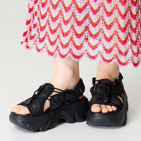 ȃbVfނ|CǧX|[cT_̓tgɂ̓AWX^[Aɂ̓}WbNe[v{ƂŎ̑ɍ悤ɒ߂\B6.8cm̃q[Ō݂̂Xg[t̃{[G炵VGbgĂBfō킹̂͂A߂̎J[\bNXƍ킹Ēy߂̂|CgBTvɂĎBeĂ܂̂ŁA~FASFAn̐F̎dlɕύXꍇ܂B炩߂B[^:51210]