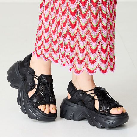 ȃbVfނ|CǧX|[cT_̓tgɂ̓AWX^[Aɂ̓}WbNe[v{ƂŎ̑ɍ悤ɒ߂\B6.8cm̃q[Ō݂̂Xg[t̃{[G炵VGbgĂBfō킹̂͂A߂̎J[\bNXƍ킹Ēy߂̂|CgBTvɂĎBeĂ܂̂ŁA~FASFAn̐F̎dlɕύXꍇ܂B炩߂B[^:51210]