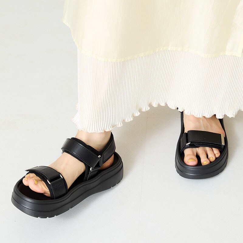 メタリックロゴ入りソフトミラーサンダル MOHI サンダル 「MOHI」ミラー スタッズ レディース