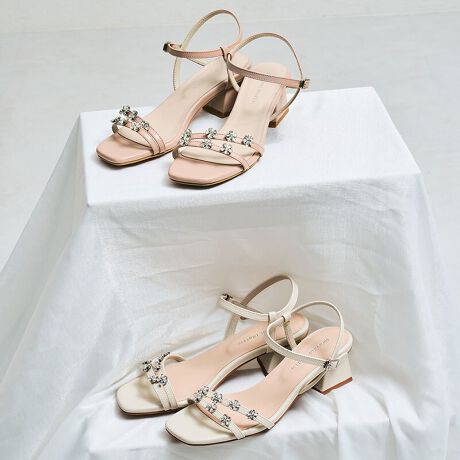 ؚȃi[XgbvɁAt[`[t̃rW[_Ɏ{fBCNȃT_Bאg̃XNGAgDɁA`̃AChq[gݍ킹邱ƂŗƂ̔rVGbgBƊOŃfUCςXgbvōוɂ܂ł1B߂̃{gX烂`[t肰Ȃ猩X^CO߁BTvɂĎBeĂ܂̂ŁA~FASFAn̐F̎dlɕύXꍇ܂B炩߂B[^:51231]