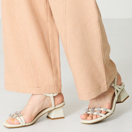 ؚȃi[XgbvɁAt[`[t̃rW[_Ɏ{fBCNȃT_Bאg̃XNGAgDɁA`̃AChq[gݍ킹邱ƂŗƂ̔rVGbgBƊOŃfUCςXgbvōוɂ܂ł1B߂̃{gX烂`[t肰Ȃ猩X^CO߁BTvɂĎBeĂ܂̂ŁA~FASFAn̐F̎dlɕύXꍇ܂B炩߂B[^:51231]