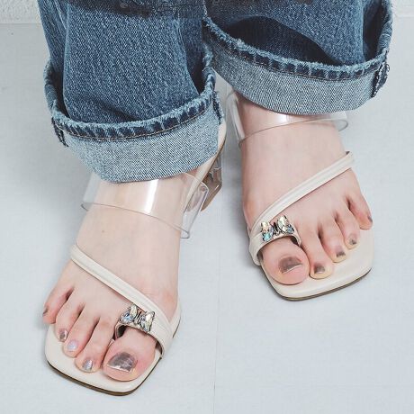 `[tɃANZgYĂAĂɂ҂PVCgOT_BPVCfނ̃xg͍bxĂ邾łȂAڂ_炩ȗSnBVvȂVѐŜfUCAfj⃏s[XȂǃ}`ȃR[fB[l[gɃ}b`B肰ȂNAq[ŃV[Y[hɉ1BTvɂĎBeĂ܂̂ŁA~FASFAn̐F̎dlɕύXꍇ܂B炩߂B[^:51228]