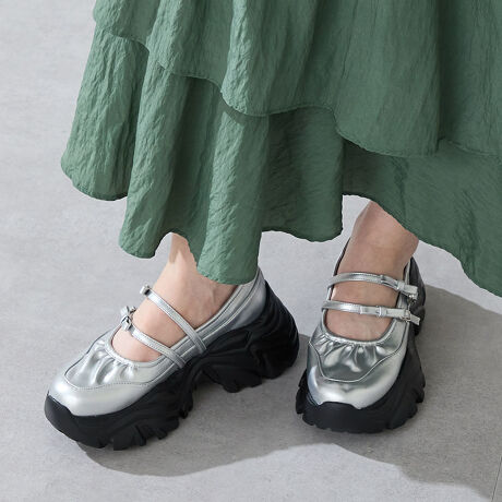 Xgbvɂ肰Ȃ{{fUC̃K[[ƁAXj[J[\[̕₷𗼗V[YB݊ȂؚȃXgbvōb܂茩ĂāÃMU[fUC悢ANZgB፷Ȃe͂̂\[łłɂX|[cMIXȎ1́A\[ubNɓꂷ邱Ƃł܂Ƃ܂̂ۂɁBTvɂĎBeĂ܂̂ŁA~FASFAn̐F̎dlɕύXꍇ܂B炩߂B[^:51307]