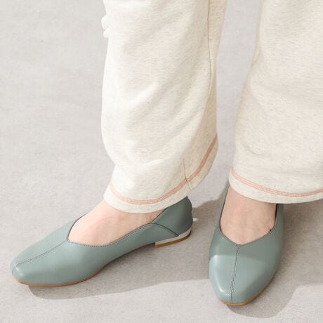 ~j}ɎdグtbgpvX́AVJbg̗ɃZ^[V[̃fUCŏc̃C茩ĂACeB𓥂łou[VdlŁAƗCy͓IB̍b𕢂▭Ȑ[ɁA~ɂ͌NbVȂ̂ŗSnQBVvȂA^bNq[J[̃C\[ŃfBe[ɂ1BTvɂĎBeĂ܂̂ŁA~FASFAn̐F̎dlɕύXꍇ܂B炩߂B[^:52302]