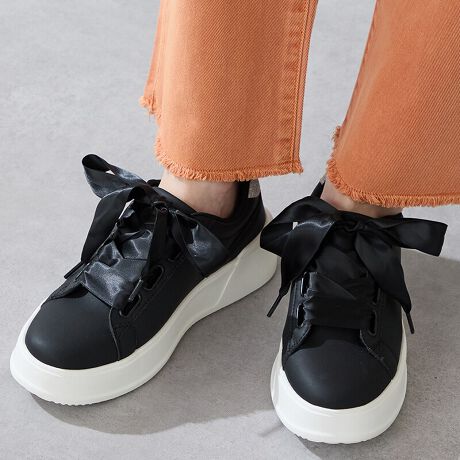 [^:OT3771]ANeBû̃R[g\[̃Xj[J[̓VvȃfBe[ɂ邱ƂœɗnރfUCɁBV[[XTe{ɂArW[̃p[căGKXvfvXƕipvXh̕ɂ킵ĂقACeBȂyʂȃ\[͒ԕĂɂA\[̐FzCgɂ邱ƂŌڂy₩Ɏdグ1BTvɂĎBeĂ܂̂ŁA~FASFAn̐F̎dlɕύXꍇ܂B炩߂B