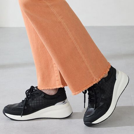 [^:OT3770]X^CAbvq[Abvdl̃\[gpXj[J[͎RɋrʂoĂBTChɂ͏iȃLeBOfUC{A肰ȂANZgɁBS̓IɂƂאg̃VGbgŃJWA}āAipvXh̕ɂ߂ACeɁBƂɃ^p[ctČpȂACeBTvɂĎBeĂ܂̂ŁA~FASFAn̐F̎dlɕύXꍇ܂B炩߂B