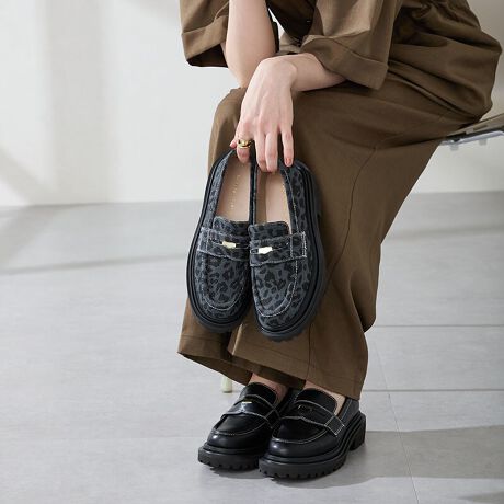 {[̂}jbVȃ[t@[fUCɃRC`[t{VѐS1Bʂ̂\[͌ڈȏɌyʂȂ̂ő̕SȂAR[f̃|CgɂȂ{[ŁA킹邾ňiƂȕ͋CɁBu[̓fjɃIp[h|킹}eAŁAhR[fBl[gɃAbvf[gBTvɂĎBeĂ܂̂ŁA~FASFAn̐F̎dlɕύXꍇ܂B炩߂B[^:51304]