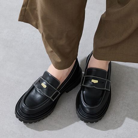 {[̂}jbVȃ[t@[fUCɃRC`[t{VѐS1Bʂ̂\[͌ڈȏɌyʂȂ̂ő̕SȂAR[f̃|CgɂȂ{[ŁA킹邾ňiƂȕ͋CɁBu[̓fjɃIp[h|킹}eAŁAhR[fBl[gɃAbvf[gBTvɂĎBeĂ܂̂ŁA~FASFAn̐F̎dlɕύXꍇ܂B炩߂B[^:51304]