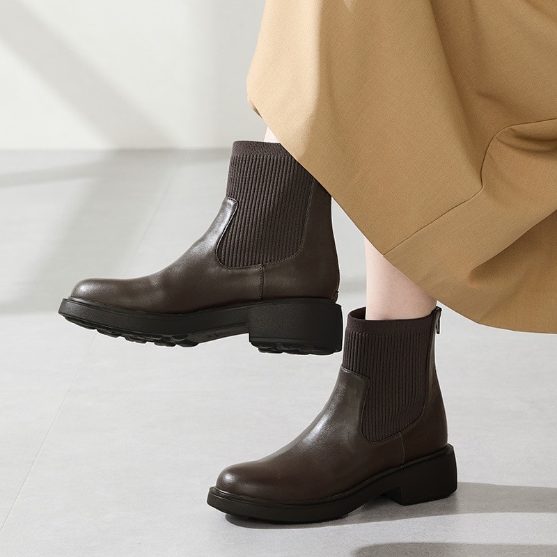 柔らかいニット クッション入り【25秋冬新作】リブニットバックジップ