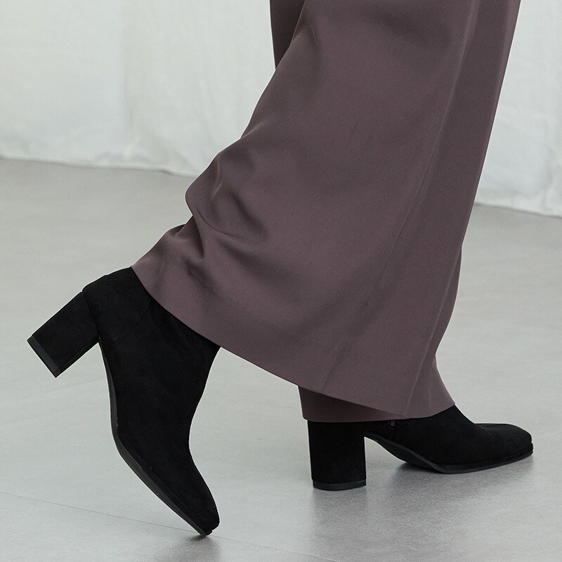 柔らかいニットで歩きやすい 美脚見えが叶う スクエアトゥニットヒール