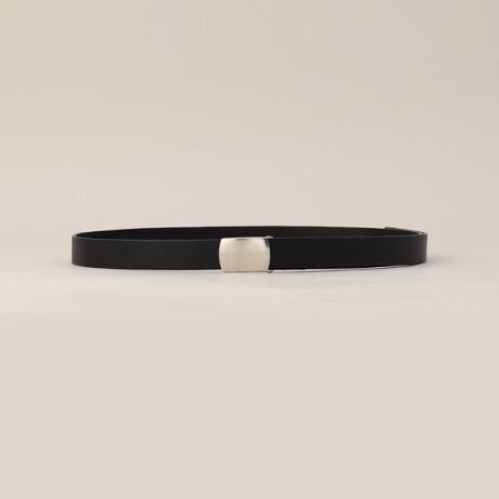 [^ԁF07-63YM02-205]sfUCt㎿ȃC^AU[gpuK`xgvłBK`xg̐̂́uGIxgvƂAAJR̃xgNŁAŝȂobNŒ߂ł̂łBGIxgAO^Cv̑юdlƁAiȃjbPTeB[ibL̃obNŃ[hȕ͋CɎdグĂ܂BO^CvŃm[Xeb`ׂ̍т́A炷ƃX^CÕANZgɂȂ܂BsfށtA^jȂ߂̃C^AU[łBICݍ񂾂Ƃ肵ƁAȂ₩łBgނقǂɏ_炩Ȃ݁AoĂfނłBїɂ́uGenuine Leathervi{̊vjƂӖ̍󂪓܂B