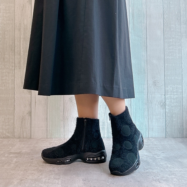 【洗えて清潔】エア入りソール 異素材ドット柄 もこもこショートブーツ