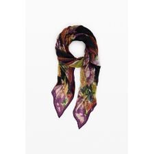 デシグアル(Desigual)のMr. Christian Lacroixによってデザインされたスカーフ