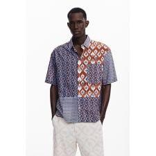デシグアル(Desigual)の【4サイズ展開/S/XL】幾何学柄 半袖シャツ