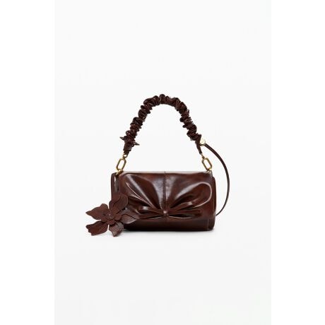 [^:25WAXPC7]dグ̃tFCNU[A{fBe[A\ȃnhAO\ȃL[z_[t̏ȃV_[obOByDesigualfVOAzoZĩt@bVuhuDesigualifVOAjvBXyCŁgƂ͈ႤhƂӖƂÃuhɂ͂ȂnCC[WJtȐFgGL]`bNȃp^[Apb`[NfjȂǒľĂACeWJBfC[ɂAhXAbvɂ􂷂镝LfUĆBfB[Xł͂ȂAYV[YȂǕLCibvWJBuhɂȂĂDesigual(Ƃ͈Ⴄ)́Ag̐lƈႤƂǂꂾ؂ŊyƂȂ̂߂ĊĂ炢Ƃ̊肢߂Ă܂BRŊyAJtőOB{̎Ăъo܂N₩ȃJ[vgAƂ͈ꖡႤX^C̓t@bVŷ΂łByTCYڍׁz21.5cm 8cm c10.7cm îCɓo^ƁAi̍ē׎ɒʒm󂯎邱Ƃł܂BɂACɓo^ẴZ[ȂǁAȓTm点Ă܂B