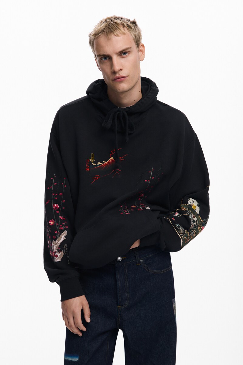 新品未使用♥Desigual♥ミッキーマウス フーディー 4サイズ展開/S/XL】ミッキーマウスのフーディースウェット