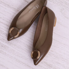 アルテミス by ダイアナ(artemis by DIANA)のラウンドモチーフフラットシューズ