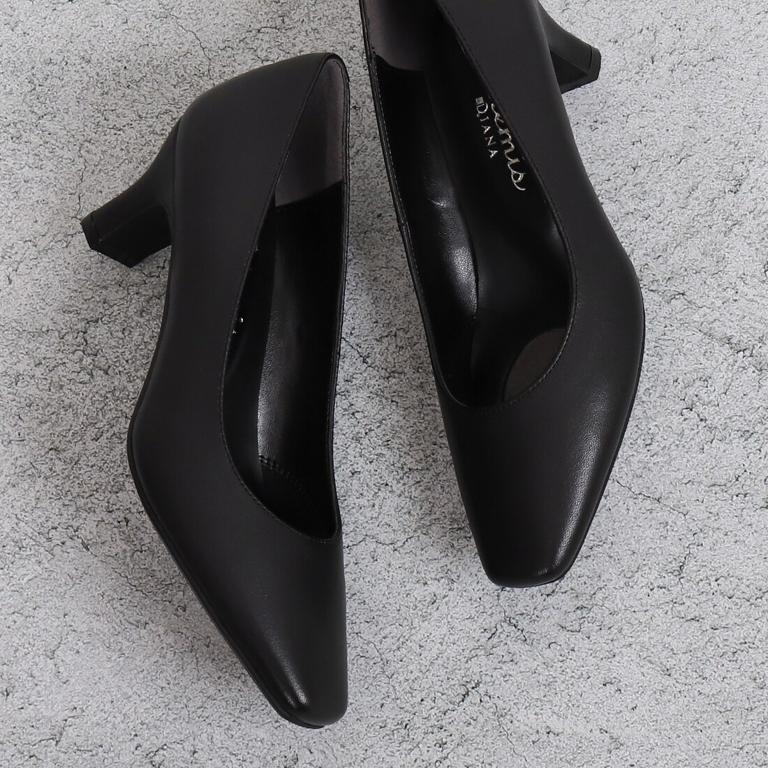 【美品】ダイアナ24.0㎝　スクエアトゥパンプス　ブラック 本革スクエアトゥプレーンパンプス | アルテミス by ダイアナ
