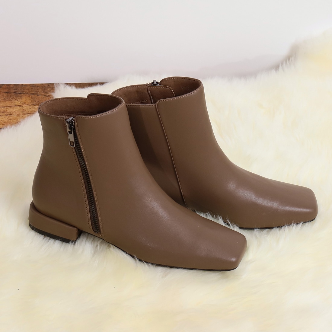 ベルテッドデザイン スクエアトゥショートブーツ | アルテミス by