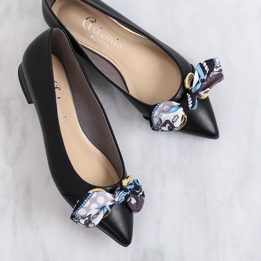 アルテミス by ダイアナ（artemis by DIANA）/スカーフリボン付属2WAYビットフラットシューズ スカーフリボン付属2WAYビットフラットシューズ | アルテミス by