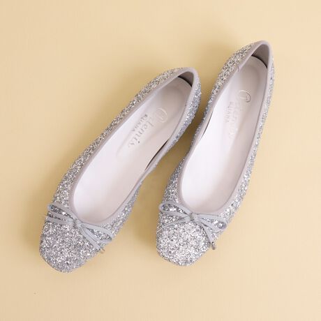 lCV[YyБ100gzyʃoGV[YɁAlۂXNGAgD̐VfoIтɋCR[fBl[g؂₮A嗱̃Ob^[fނŃÑJWAX^CɁBItBXR[fɂ킹₷GiƃX[XVɒԓ肵܂Ifj͂A{uEXL~sȂǃtF~jȂmɂ߁B\bNX킹āAt`JWAȃX^CfGłBObvA\tgŌyAuԂv̗ǂIWi̔Ao[\[gpBDݍރ{l[[@ŁAԗĂĂɂKłB~v̉ɂ́AŜɌ5mm̒ᔽNbVAƕɂ3mm̒ᔽNbV\荇킹āAӂ\tgȗSnB̃gbvCV[Odlɂ邱ƂŁAtBbgƒEɂAbv܂B{͖{̂ɌŒ肳Ă܂B{͋Ǝ\܂BԂAsɈ|Ȃ悤\ӂBOb^[fނ͖CŃ\܂̂łӂBOb^[̓XgbLO₨mɂЂꍇ܂B@ׂȑfނ̂̂ƍ킹ۂ͏\ɂӂBBeɂA̓ŐFČꍇ܂B炩߂B-INFORMATION-îCɓo^ĂĂēגʒm󂯎邱Ƃł܂̂ŁA񂲓o^IuĥCɓo^ViēׂȂǁAȏ󂯎邱Ƃł܂I[^:MP41735]