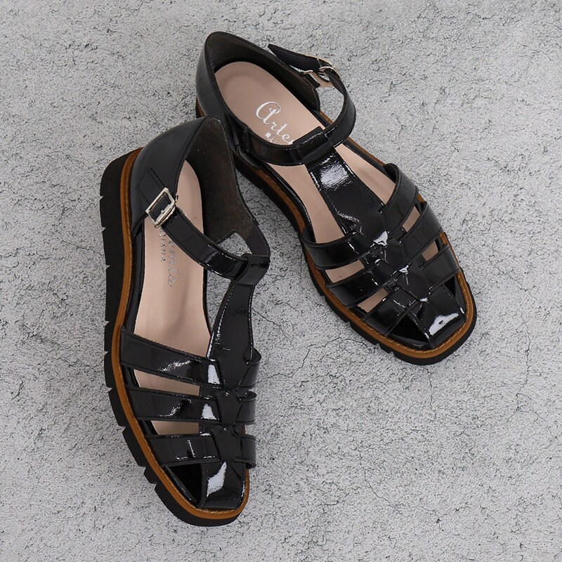 厚底軽量グルカサンダル | アルテミス by ダイアナ(artemis by DIANA