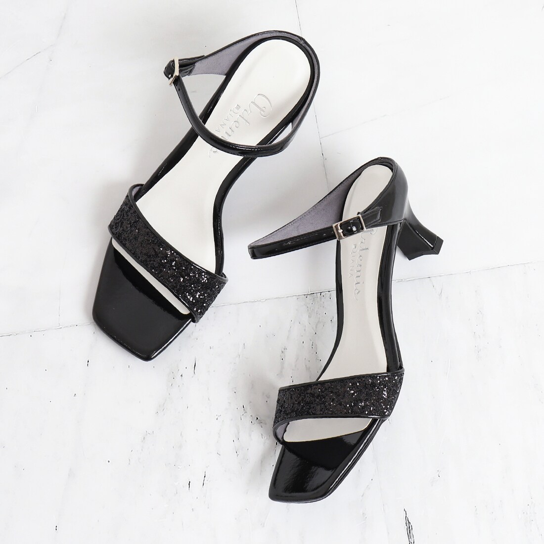 23春夏新作】グリッターミュールサンダル | アルテミス by ダイアナ