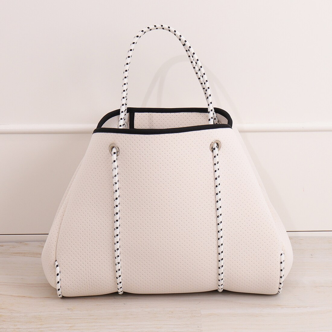 新色追加】ネオプレントートバッグ | アルテミス by ダイアナ(artemis