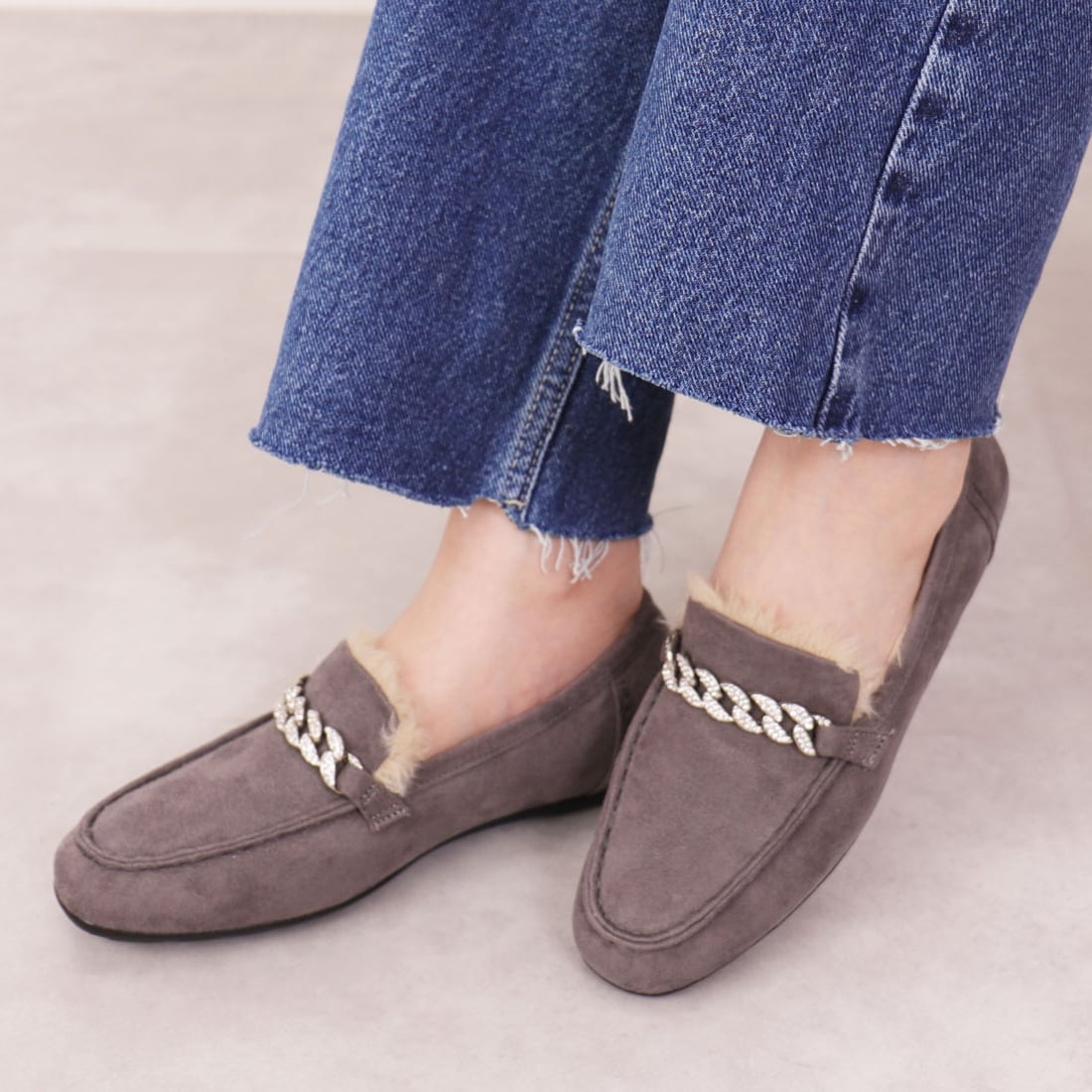 アルテミス by ダイアナ（artemis by DIANA）/ビジューチェーン付きファーライニングモカシンローファー ビジューチェーン付きファーライニングモカシンローファー