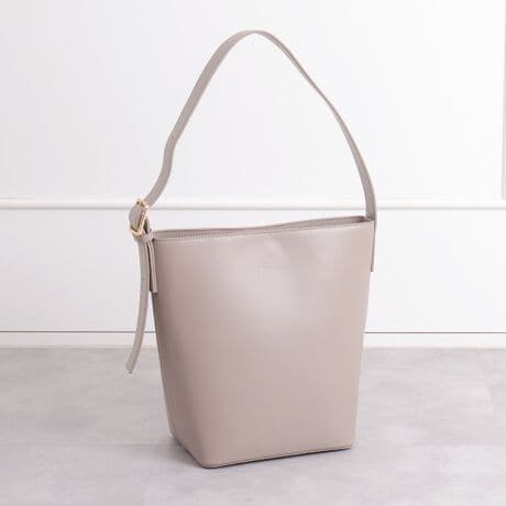 sfUCtES[h̃obNANZg̃VvȃV_[obOBELXgbvȂ̂ŁA|ɌɂȂɂ̂BEV_[xg̒͒\B莝猨|܂ŁAAE^[݂̌ɂĂς܂BEVvȃfUCȂ̂ŁAmI΂g₷BR[fBl[gɔY܂Ȃ̂ŁAʋ΁EʊwȂǂ̕igɂ҂łBEzA܂肽ݎPA500mlybg{gyP[Xcɓo₷BEA4ʂ͏オяo܂[͉\BB5TCY͏㕔}Olbgƕ܂܂Bs@\tJF}Olbg|PbgFI[v|Pbg~1/t@Xi[|Pbg~1TCY:29cm/21cm/}`15cmi͍vfނgpĂ܂Bv͑fނ̐AԂ߂ƕ\ʂɂЂъ┍ꂪNꍇ܂B\߂܂悤肢܂BBeɂA̓ŐFČꍇ܂B炩߂B-INFORMATION-îCɓo^ĂĂēגʒm󂯎邱Ƃł܂̂ŁA񂲓o^IuĥCɓo^ViēׂȂǁAȏ󂯎邱Ƃł܂B[^:KB5160]