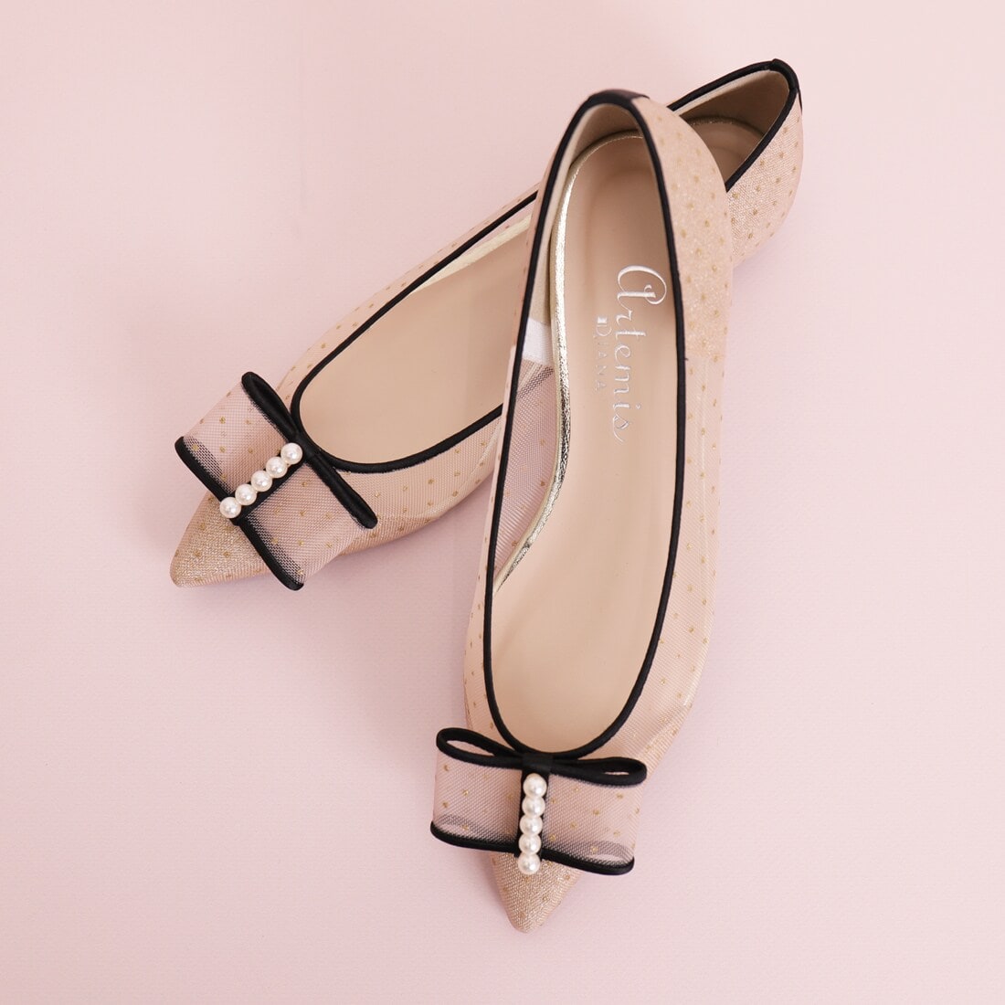 パールモチーフリボン ポインテッドトゥフラットパンプス | アルテミス